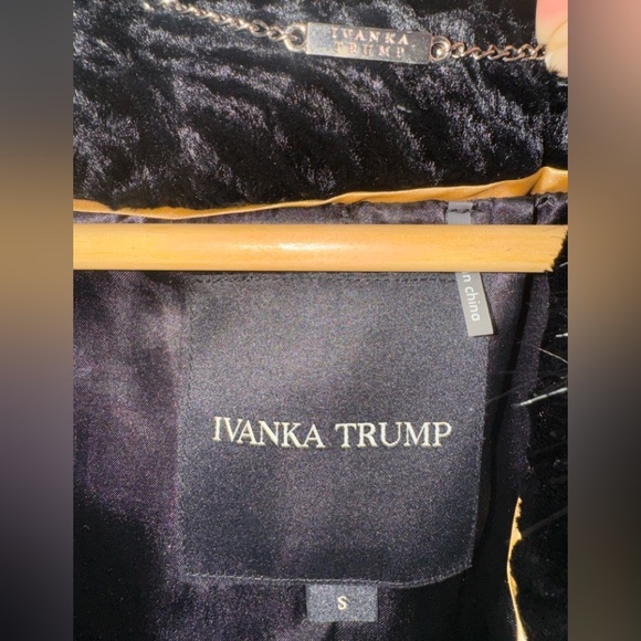 NWOT Ivanka Trump Small Black Faux Fur Collar Coat with Belt - Picture 3 of 4